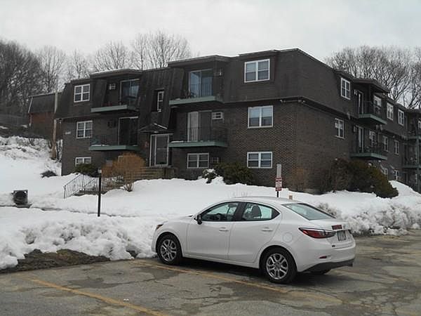2nd image of 668 Robbins Ave APT 4