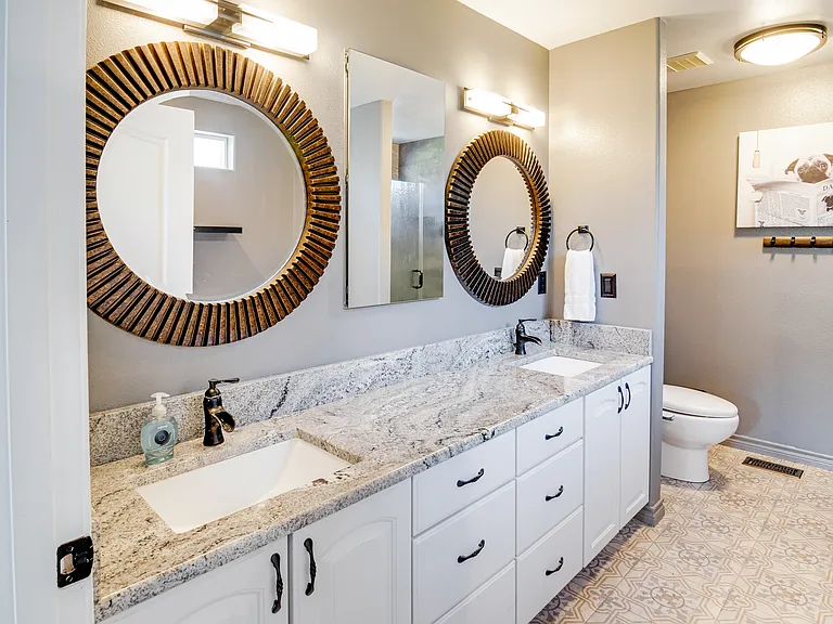 5529 NE Voyage Ave — Photo 26