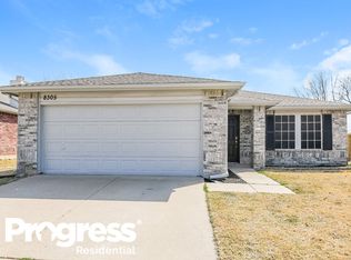 8305 Early Dawn Trl, Denton, TX 76210