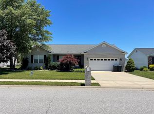25 N Harvest Crest Ct, Highland, IL 62249