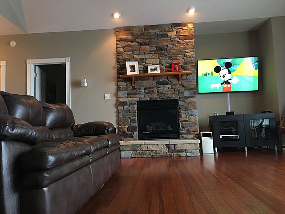3rd image of 6027 Lonetree Way