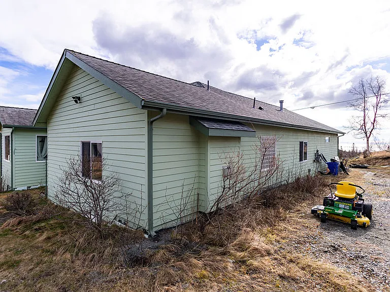 13431 Canyon Rd — Photo 49