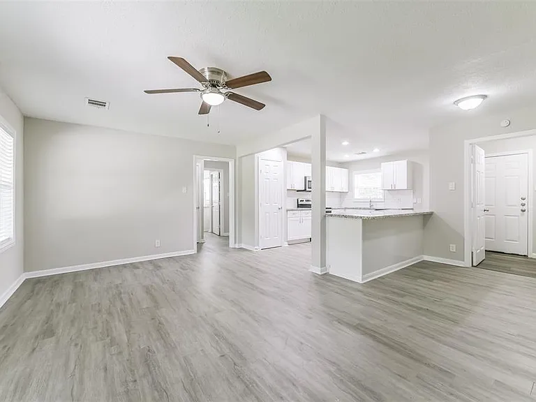 5118 Keystone St — Photo 4