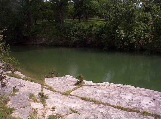 2nd image of 105 Ridge Oak Dr