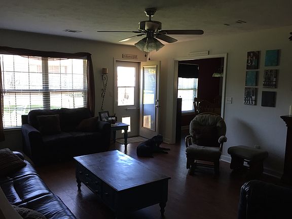 3rd image of 1512 W Vine Ave