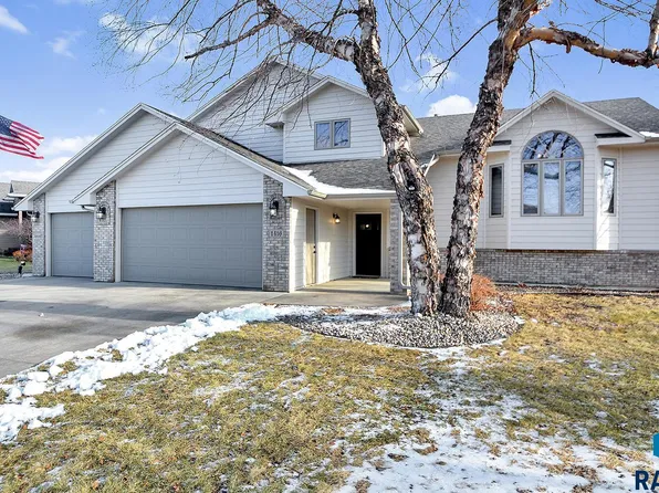 1416 S Parkview Blvd, Brandon, SD 57005