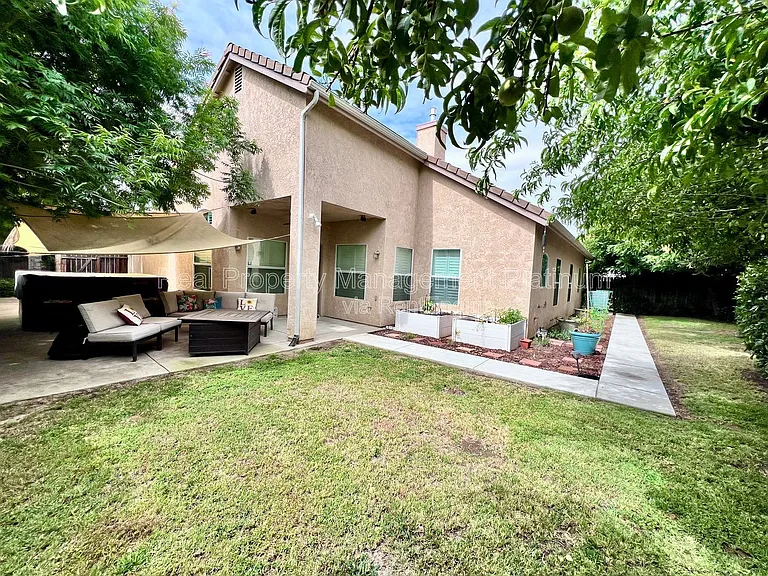 1030 E Royal Dornoch Ave — Photo 7