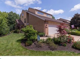 121 Falcon Ln, Wilmington, DE 19808
