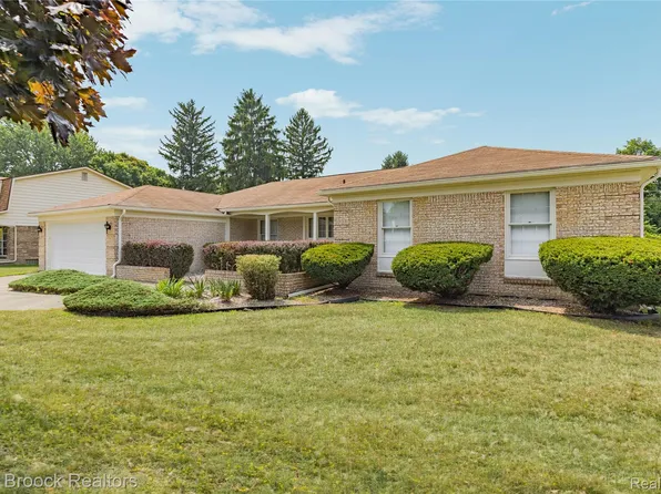 28977 Lake Park Dr, Farmington Hills, MI 48331