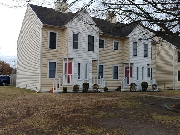 2nd image of 2076 Elmhurst Ln