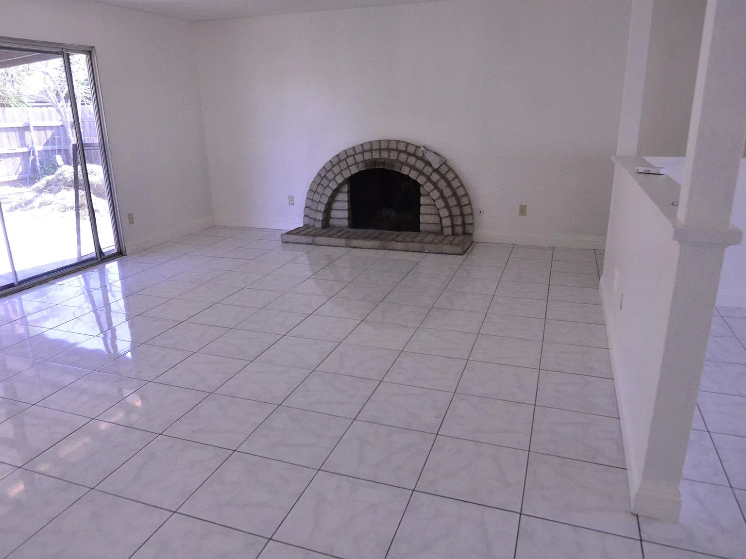 4 bed, 1500 sqft, $4,200 — Photo 3