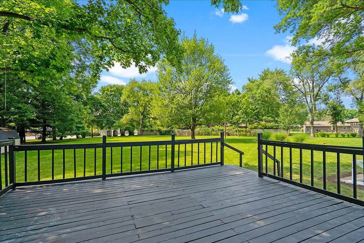 3 bed, 2.5 bath, 1728 sqft, $2,825 — Photo 3