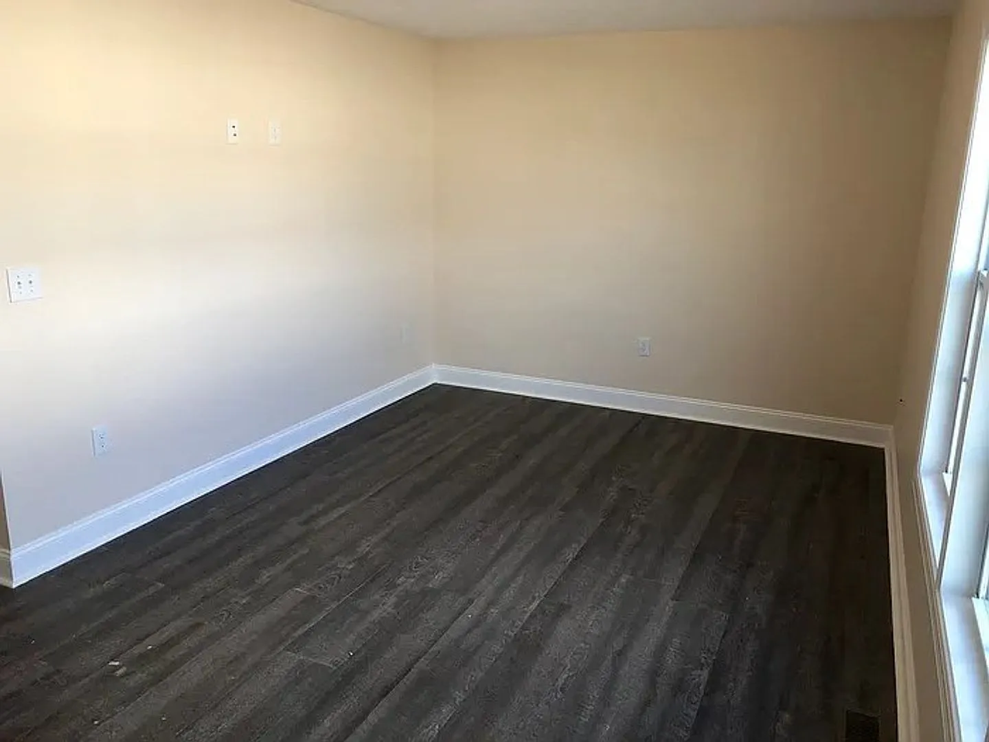 3 Bedroom, 3.5 Bath Townhouse — Photo 4