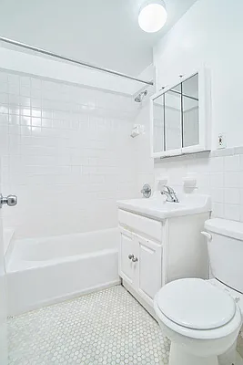 Rented by Living New York | media 33