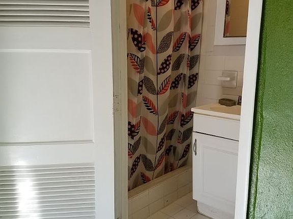 5th image of 1740 NE 143rd St