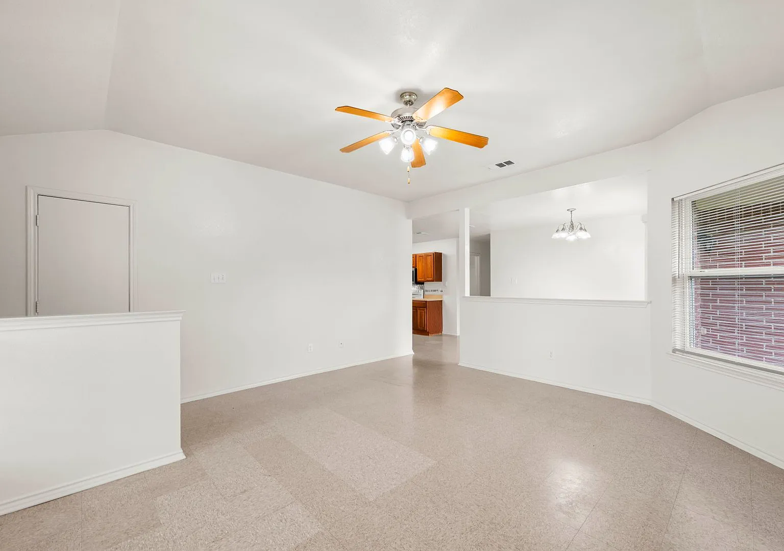 Great 3 Bedroom Home in Temple! — Photo 3