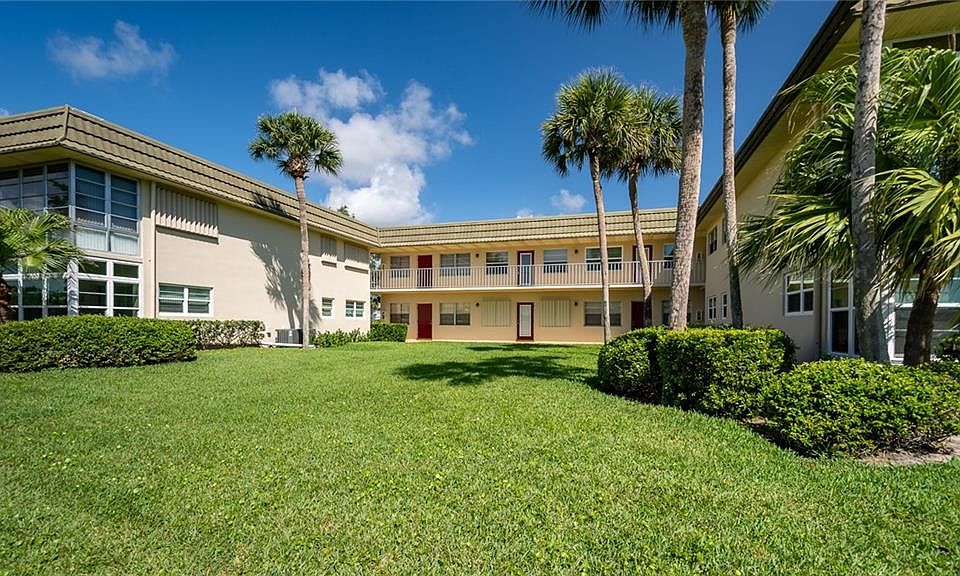 1st image of 36 Vista Gardens Trl