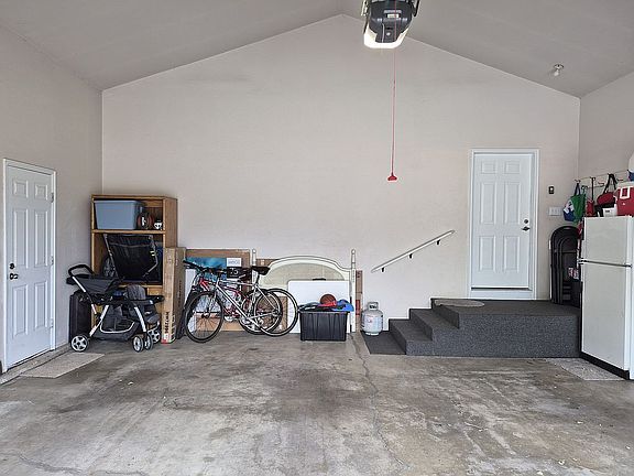 4th image of 449 Billies Cir