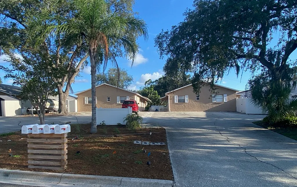 1050 Indiana Ave — Photo 1