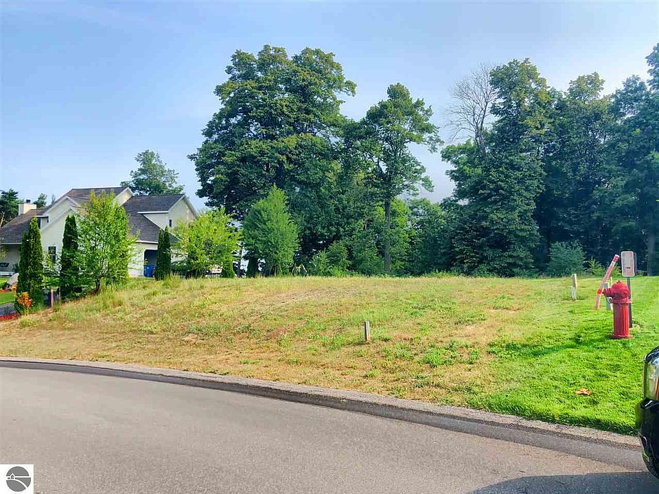 1st image of 95 Farm Ln