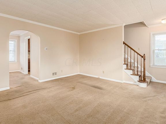 4th image of 840 Griswold St