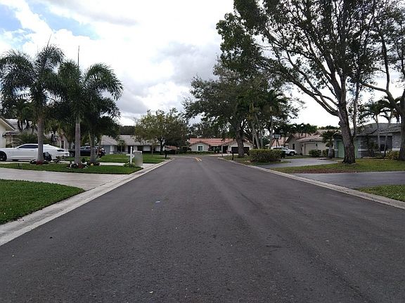 5th image of 5677 NW 89th Ave