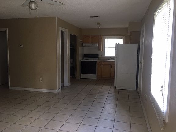 4th image of 408 W Oak St