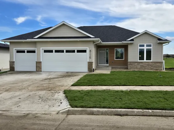 4115 Mark Dr, Cedar Falls, IA 50613