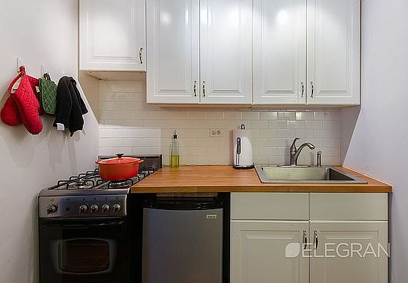 5th image of 155 E 38th St APT 7C