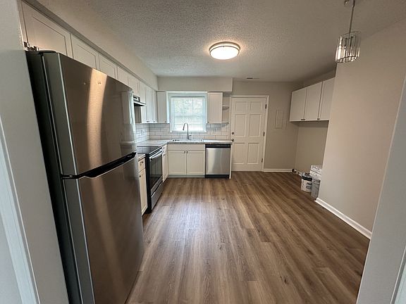 3rd image of 1205 Cherry Ln