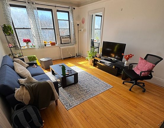 5th image of 141 Englewood Ave APT 46