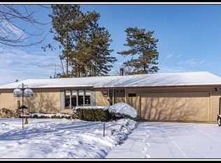 2019 Southland Ln, New London, WI 54961