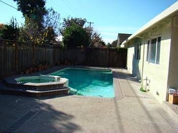 2nd image of 1648 Sweetbriar Dr