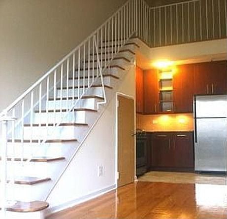 1st image of 256 W 14th St