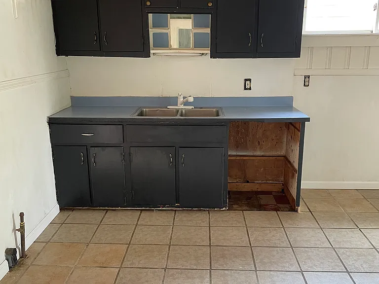2503 E 29th St — Photo 5