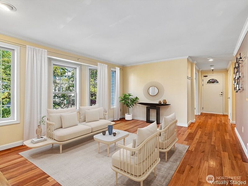 3rd image of 1111 10th Avenue E #20