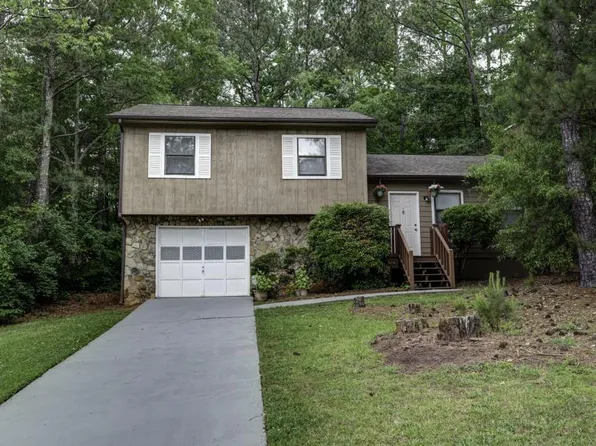 225 Forrest Brook Dr, Palmetto, GA 30268