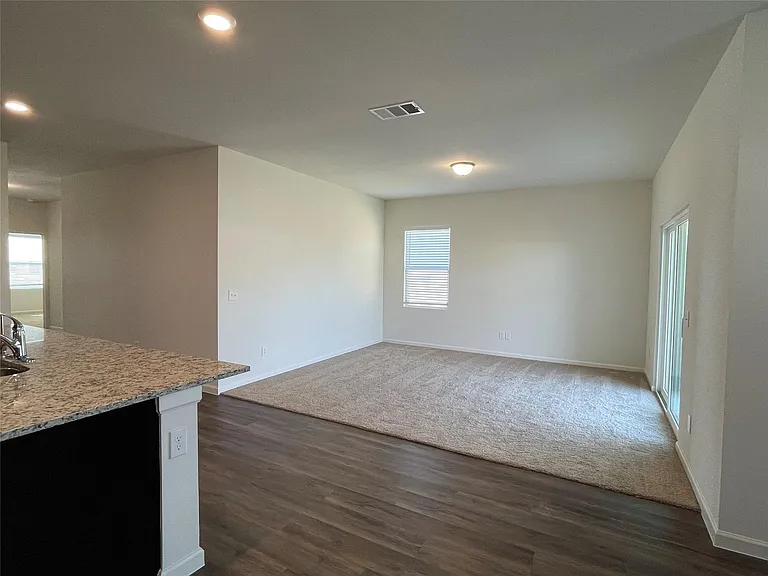 10084 Pappas Dr — Photo 6