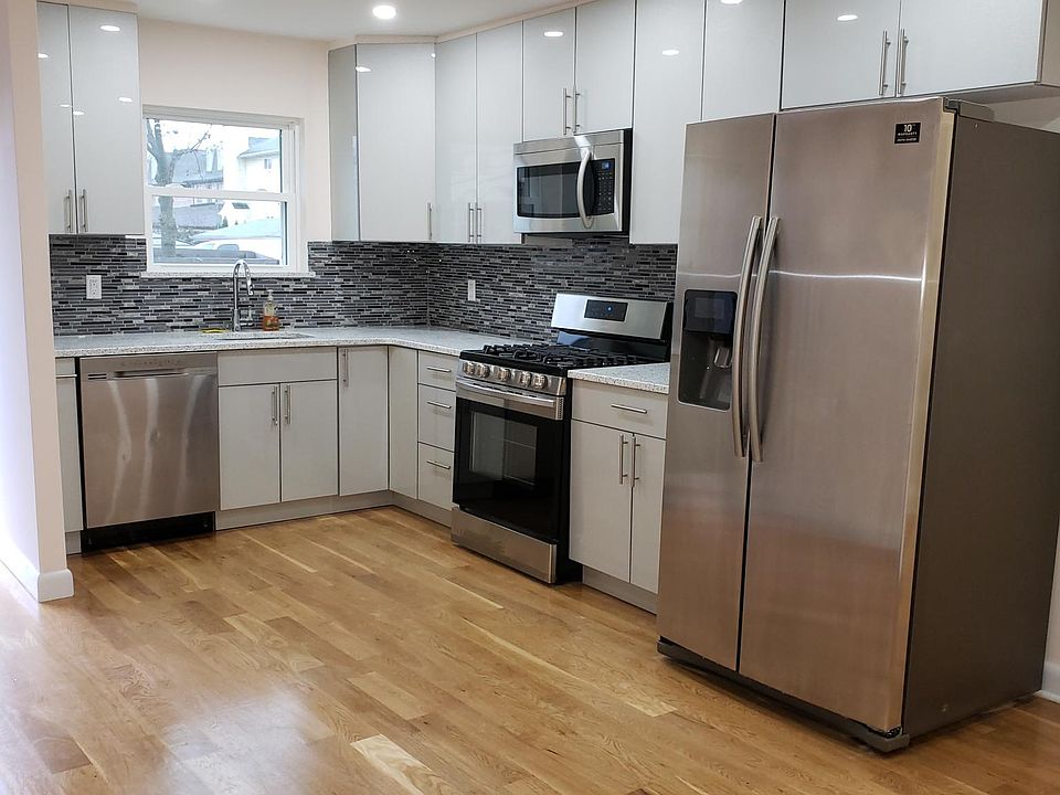 1st image of 7200 Avenue W