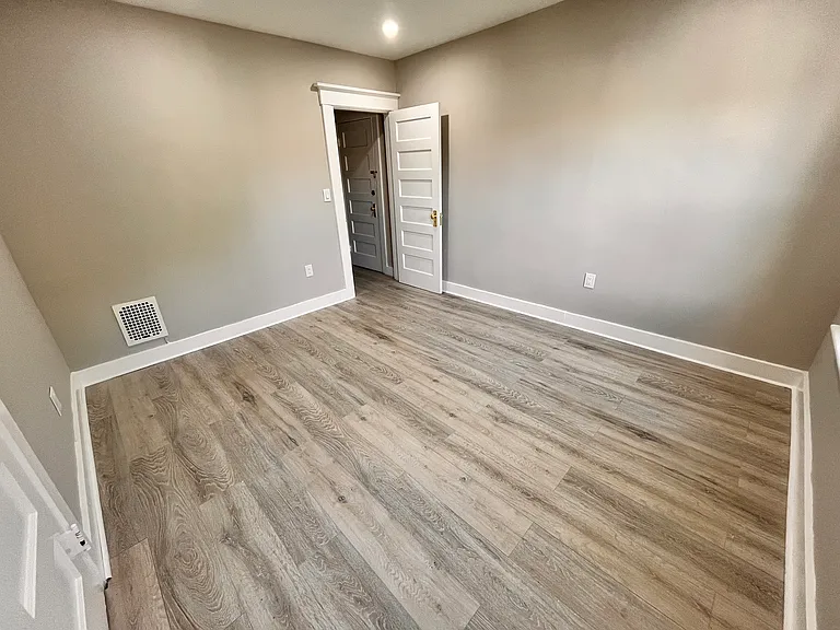 73 Hubinger St #3 — Photo 10