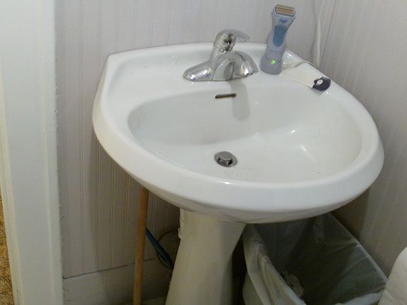 Pedastal sink in full bath