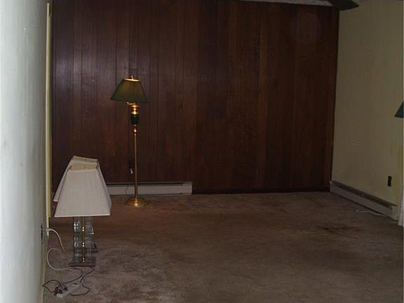 5th image of 102 Franklin Ave