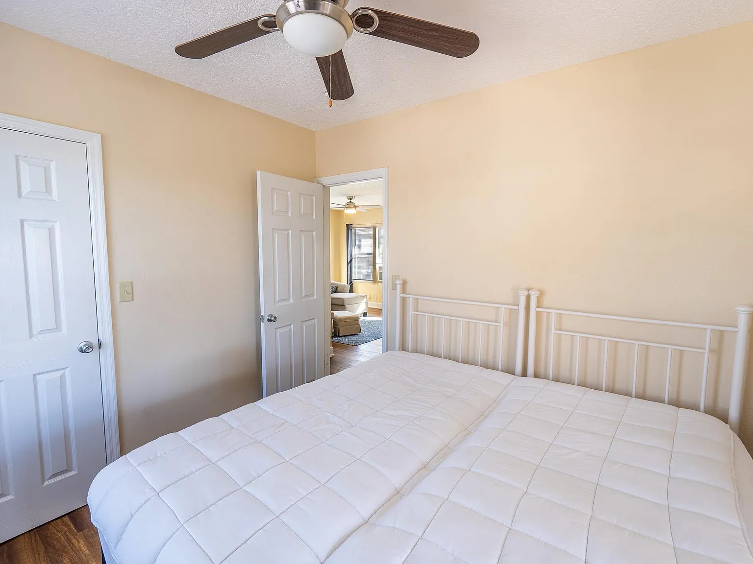 2 bed, 746 sqft, $1,600 — Photo 3