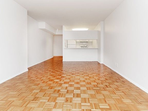 4th image of 1 Irving Pl APT G8a