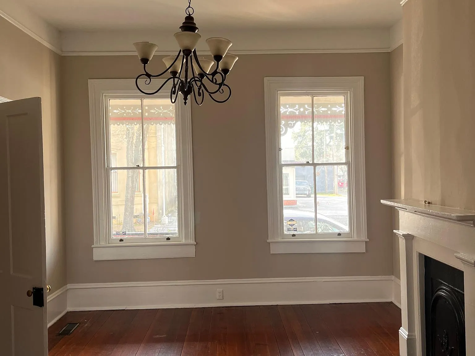 4 bed, 2.5 bath, 1840 sqft, $3,200 — Photo 2