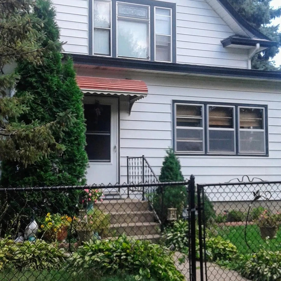4350 Girard Ave N — Photo 3