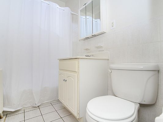 4th image of 304 Hillside Ave #D04