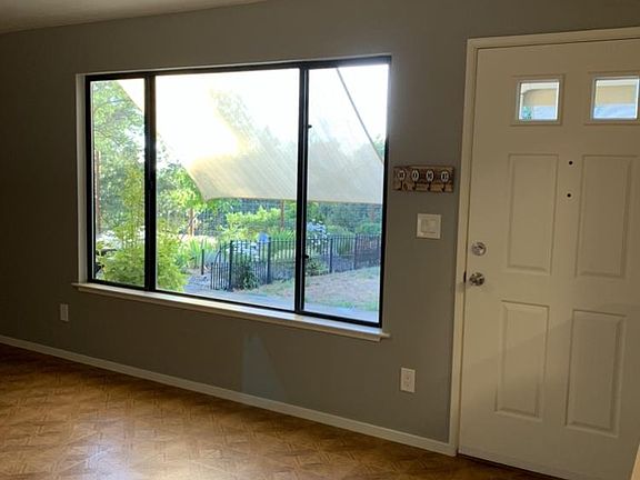 3rd image of 269 Diana St #2
