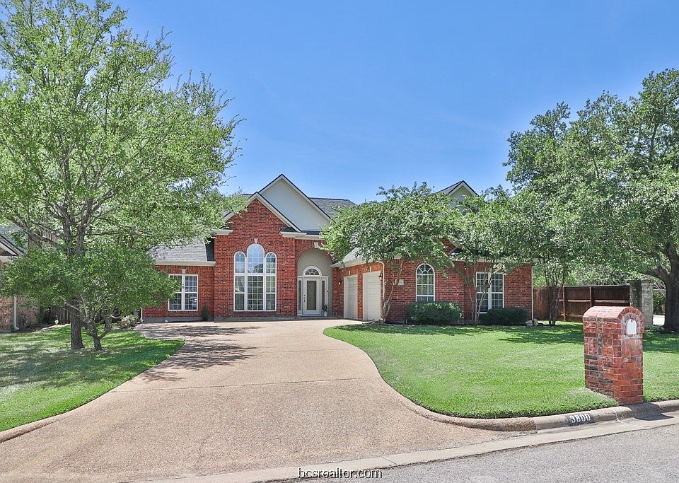 1st image of 3800 Bridle Trails Ct
