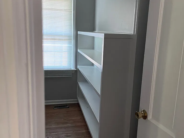 110 Woodbine — Photo 18